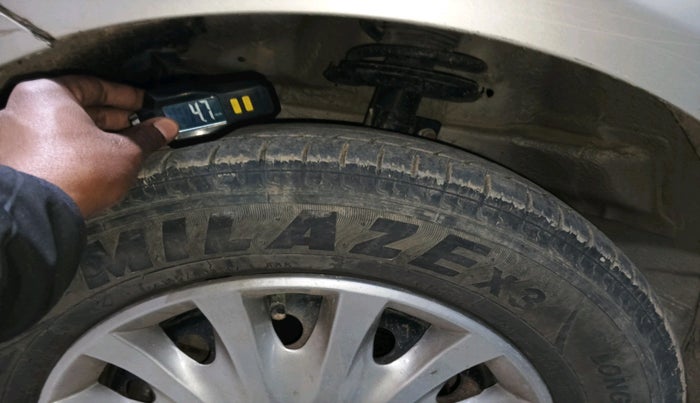 2014 Maruti Swift Dzire VDI, Diesel, Manual, 1,51,919 km, tyre