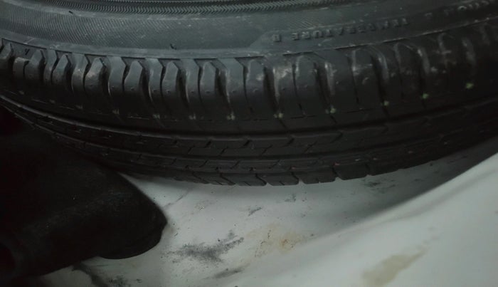 2019 Maruti Dzire ZXI, Petrol, Manual, 40,683 km, tyre