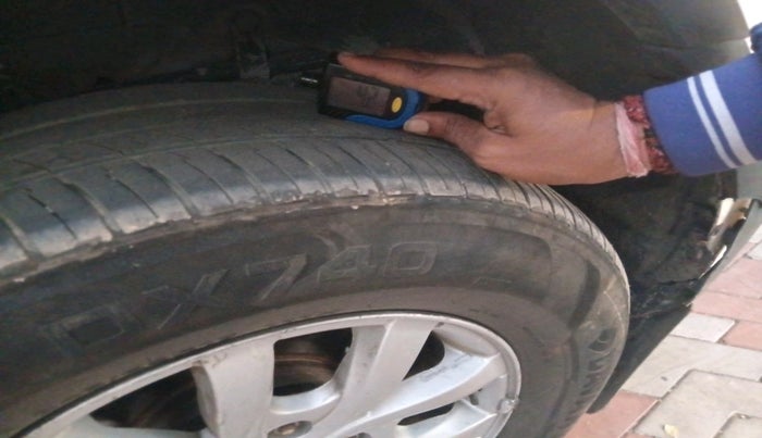 2017 Mahindra XUV500 W10 AT, Diesel, Automatic, 1,03,167 km, tyre