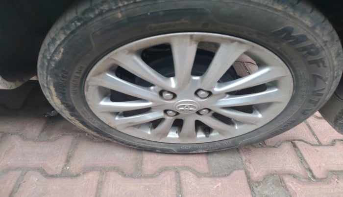 2015 Toyota Etios Liva VX, Petrol, Manual, 91,108 km, tyre