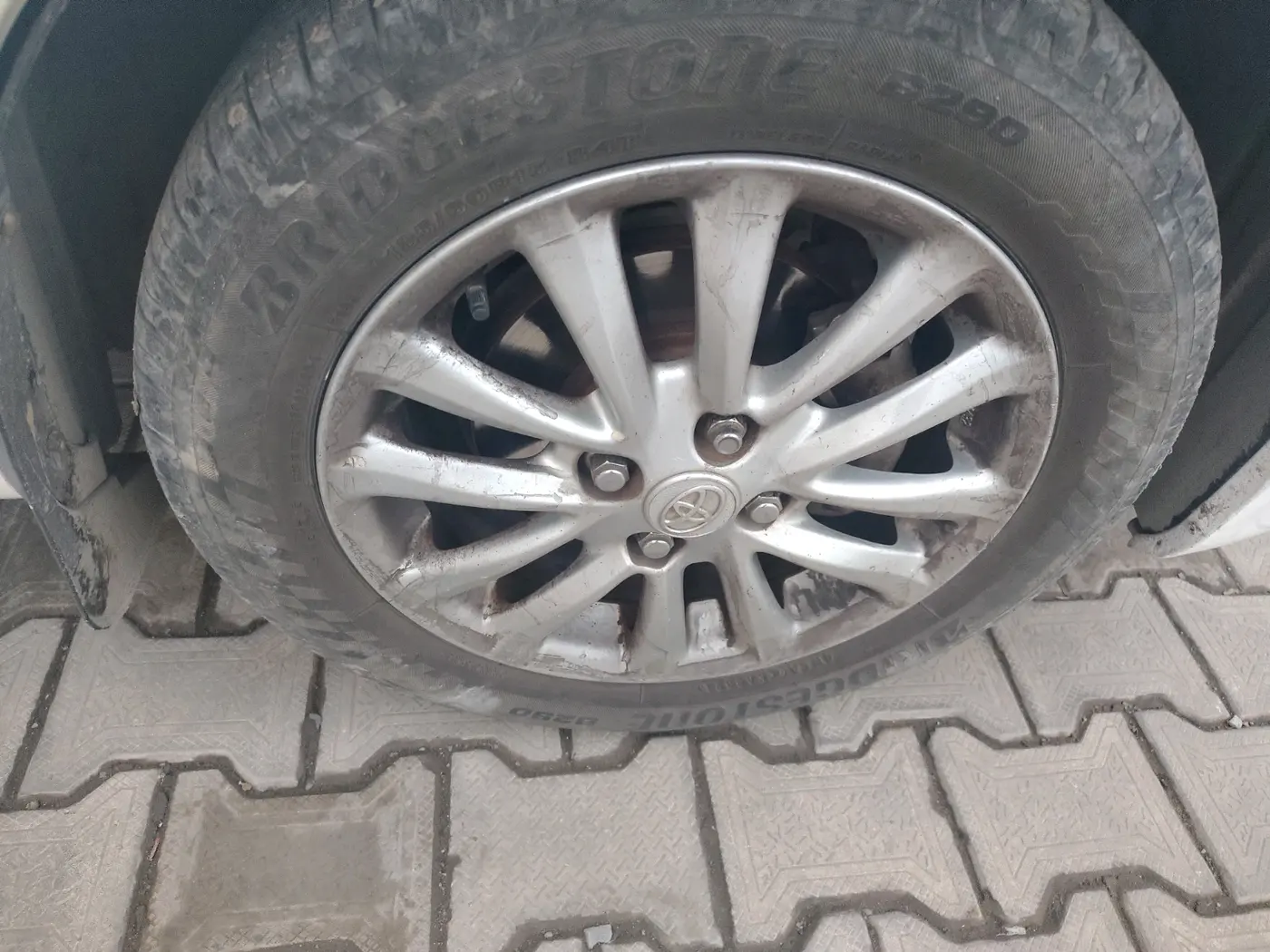 2015 Toyota Etios Liva VX, Petrol, Manual, 92,000 km, tyre