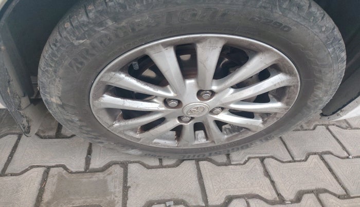 2015 Toyota Etios Liva VX, Petrol, Manual, 91,108 km, tyre