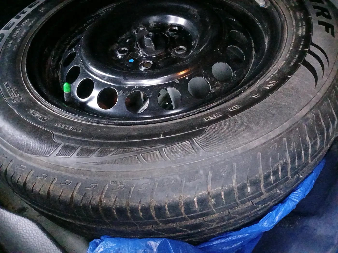 2022 Maruti BREZZA ZXI SMART HYBRID , Petrol, Manual, 22,880 km, tyre