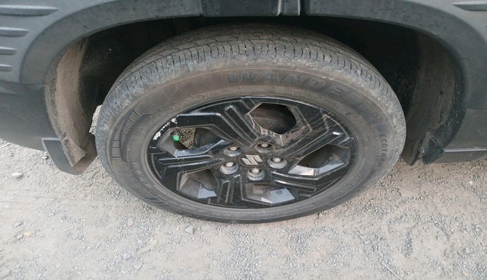 2022 Maruti BREZZA ZXI SMART HYBRID , Petrol, Manual, 22,880 km, tyre