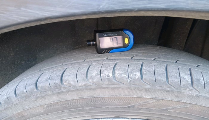 2016 Maruti S Cross ZETA 1.3, Diesel, Manual, 1,30,951 km, tyre