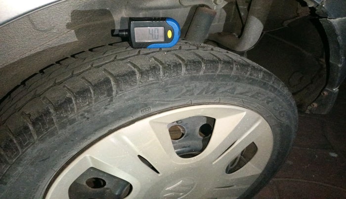 2017 Maruti Wagon R 1.0 VXI AMT, Petrol, Automatic, 37,315 km, tyre