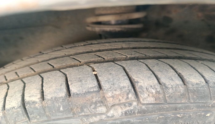 2014 Maruti Alto K10 VXI, Petrol, Manual, 87,350 km, tyre