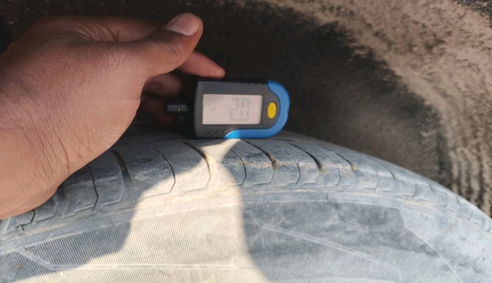 2018 Maruti Vitara Brezza ZDI, Diesel, Manual, 1,34,647 km, tyre