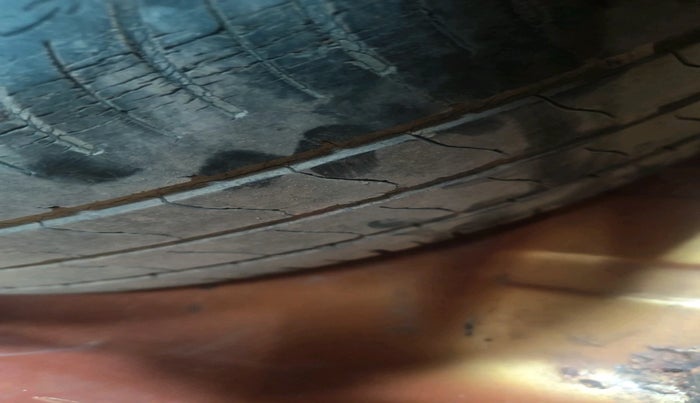 2016 Tata Tiago XT DIESEL, Diesel, Manual, 1,00,705 km, tyre