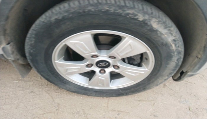 2013 Mahindra XUV500 W8, Diesel, Manual, 98,950 km, tyre