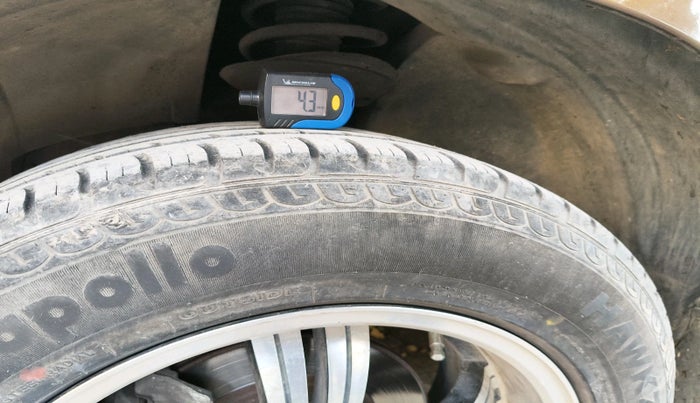 2013 Renault Duster RXL PETROL, Petrol, Manual, 77,002 km, tyre