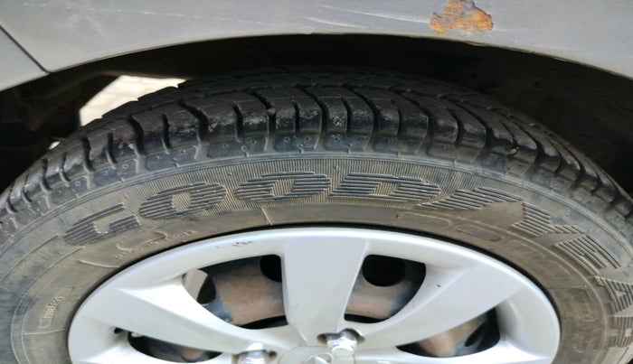 2012 Hyundai Eon MAGNA, Petrol, Manual, 90,369 km, tyre