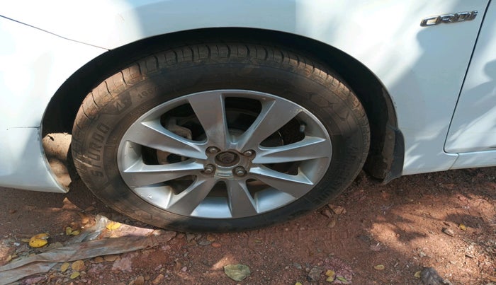 2013 Hyundai Verna FLUIDIC 1.6 CRDI SX, Diesel, Manual, 1,15,642 km, tyre