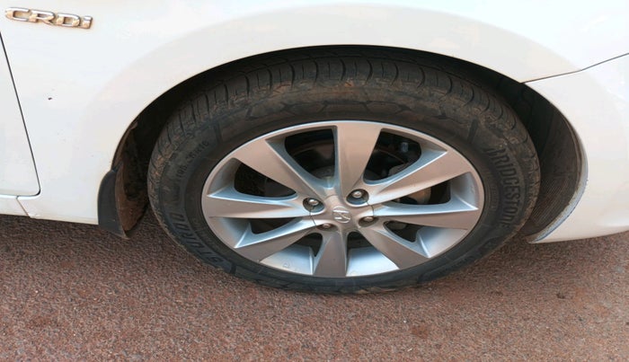 2013 Hyundai Verna FLUIDIC 1.6 CRDI SX, Diesel, Manual, 1,15,642 km, tyre