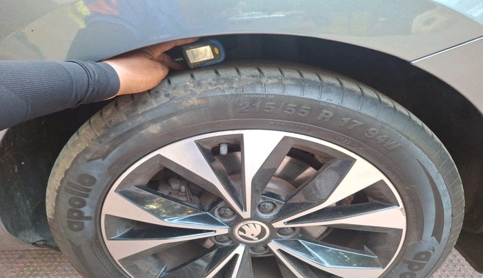 2022 Skoda Superb L&K 2.0 TSI AT, Petrol, Automatic, 10,387 km, tyre