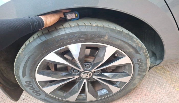 2022 Skoda Superb L&K 2.0 TSI AT, Petrol, Automatic, 10,387 km, tyre