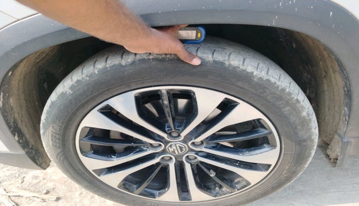 2021 MG HECTOR SHARP 1.5 DCT PETROL, Petrol, Automatic, 1,18,422 km, tyre