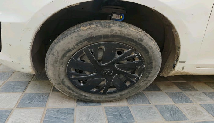 2015 Maruti Swift VDI ABS, Diesel, Manual, 1,27,506 km, tyre