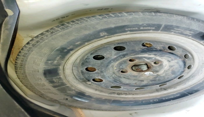 2015 Maruti Swift VDI ABS, Diesel, Manual, 1,27,506 km, tyre