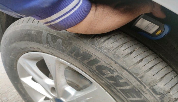 2019 Ford Ecosport TITANIUM 1.5L DIESEL, Diesel, Manual, 1,40,829 km, tyre