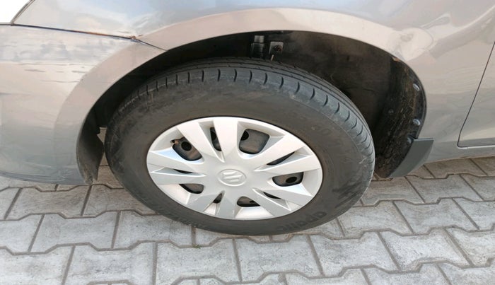 2014 Maruti Swift Dzire VXI, Petrol, Manual, 72,752 km, tyre