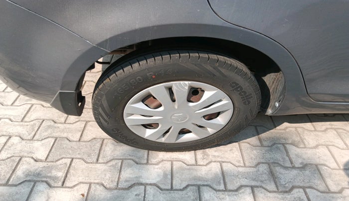 2014 Maruti Swift Dzire VXI, Petrol, Manual, 72,752 km, tyre