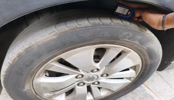 2015 Maruti S Cross ALPHA 1.6, Diesel, Manual, 79,782 km, tyre