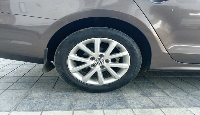 2015 Volkswagen Jetta COMFORTLINE TSI, Petrol, Manual, 89,946 km, tyre