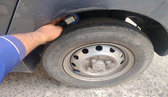 2015 Hyundai Eon ERA +, Petrol, Manual, 30,337 km, tyre