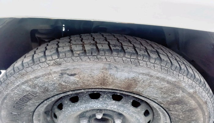 2018 Mahindra TUV300 T6 PLUS, Diesel, Manual, 1,22,447 km, tyre