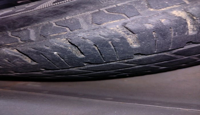 2012 Hyundai i10 MAGNA 1.2, Petrol, Manual, 99,318 km, tyre