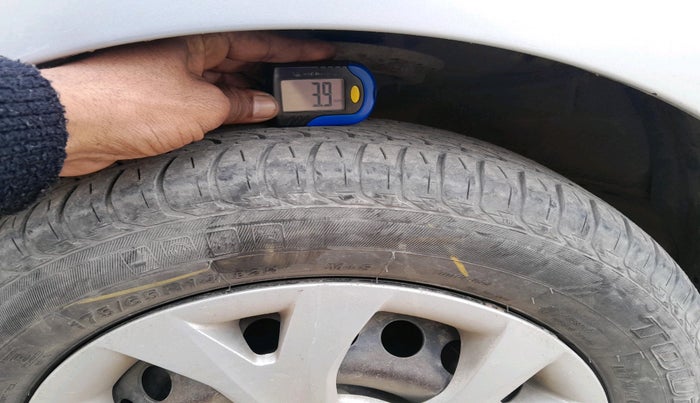 2015 Hyundai Grand i10 SPORTZ 1.2 KAPPA VTVT, Petrol, Manual, 80,054 km, tyre