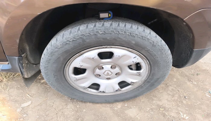 2016 Renault Duster 85 PS RXL DIESEL, Diesel, Manual, 1,61,917 km, tyre