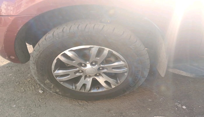 2017 Ford Endeavour TITANIUM 3.2 4X4 AT, Diesel, Automatic, 9,99,999 km, tyre