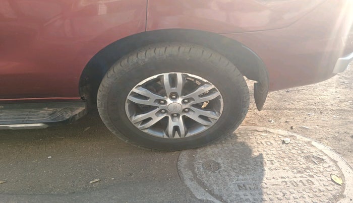 2017 Ford Endeavour TITANIUM 3.2 4X4 AT, Diesel, Automatic, 9,99,999 km, tyre