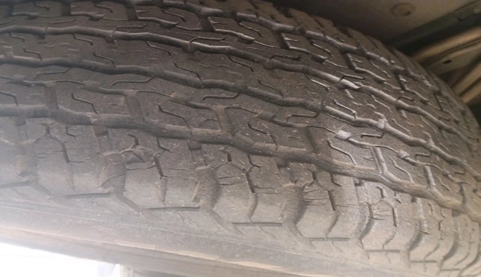 2017 Ford Endeavour TITANIUM 3.2 4X4 AT, Diesel, Automatic, 9,99,999 km, tyre