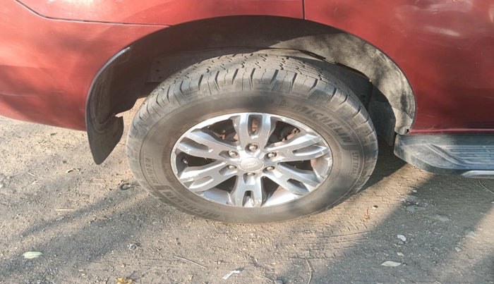 2017 Ford Endeavour TITANIUM 3.2 4X4 AT, Diesel, Automatic, 9,99,999 km, tyre