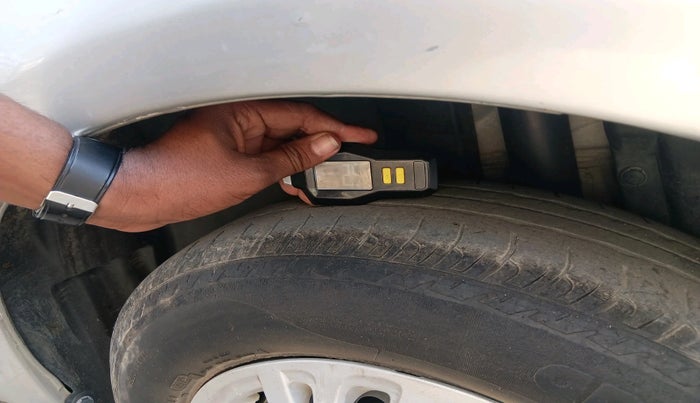 2015 Maruti Swift VXI, Petrol, Manual, 55,138 km, tyre