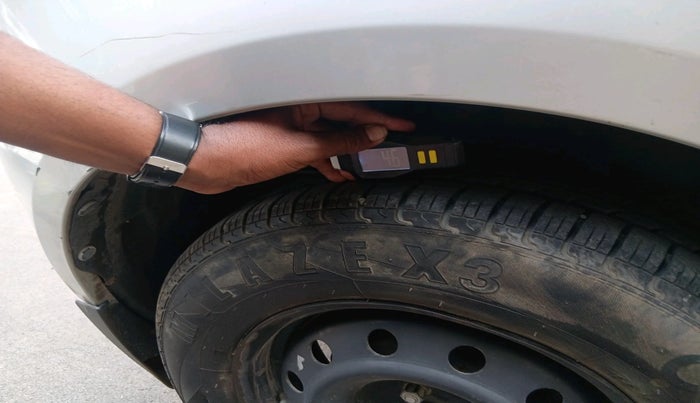 2015 Maruti Swift VXI, Petrol, Manual, 55,138 km, tyre