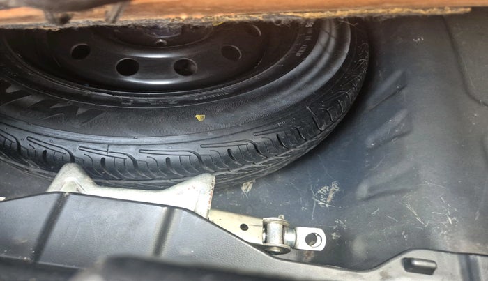 2018 Maruti Dzire ZXI, Petrol, Manual, 97,204 km, tyre