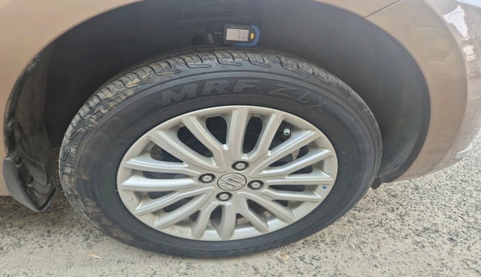 2018 Maruti Dzire ZXI, Petrol, Manual, 97,204 km, tyre