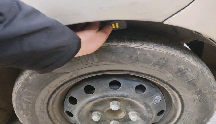 2011 Hyundai i10 MAGNA 1.2, Petrol, Manual, 1,06,399 km, tyre