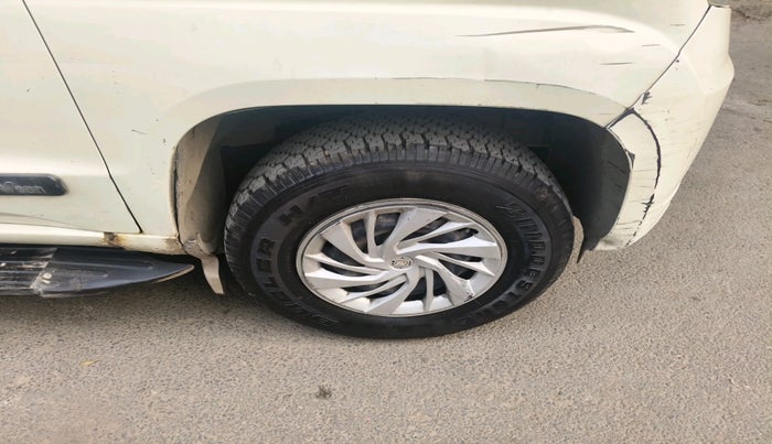 2016 Mahindra TUV300 T6 PLUS, Diesel, Manual, 1,75,110 km, tyre