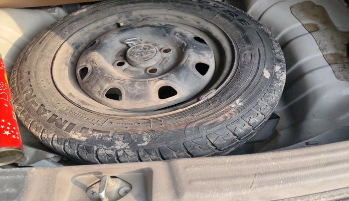 2011 Maruti Zen Estilo LXI, Petrol, Manual, 18,363 km, tyre