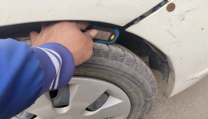 2011 Maruti Zen Estilo LXI, Petrol, Manual, 18,363 km, tyre