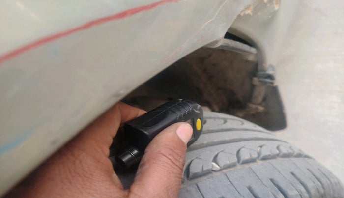 2011 Ford Figo TITANIUM 1.2 PETROL, Petrol, Manual, 1,14,108 km, tyre