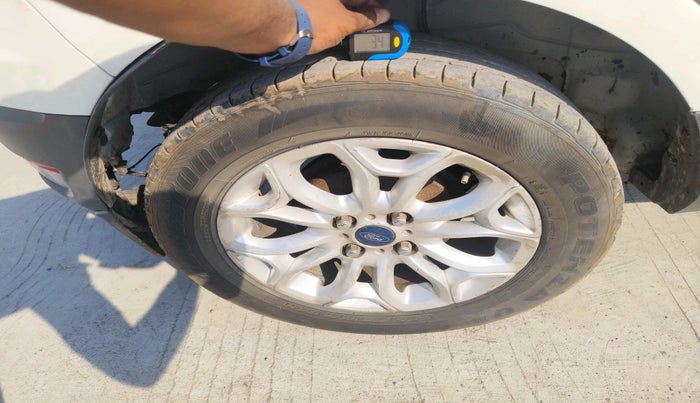 2017 Ford Ecosport TITANIUM 1.5L DIESEL, Diesel, Manual, 1,30,358 km, tyre