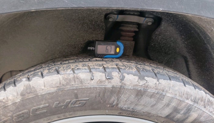 2025 Hyundai Creta EX 1.5 PETROL, Petrol, Manual, 10,556 km, tyre