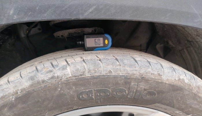 2025 Hyundai Creta EX 1.5 PETROL, Petrol, Manual, 10,556 km, tyre