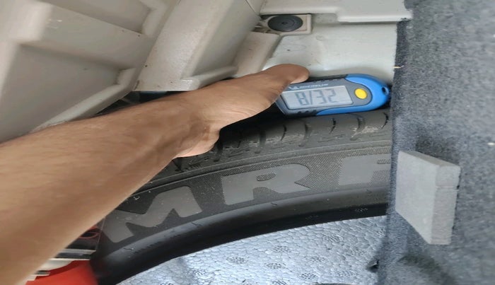 2021 Mahindra XUV300 W8 (O) 1.2 PETROL AMT, Petrol, Automatic, 41,613 km, tyre